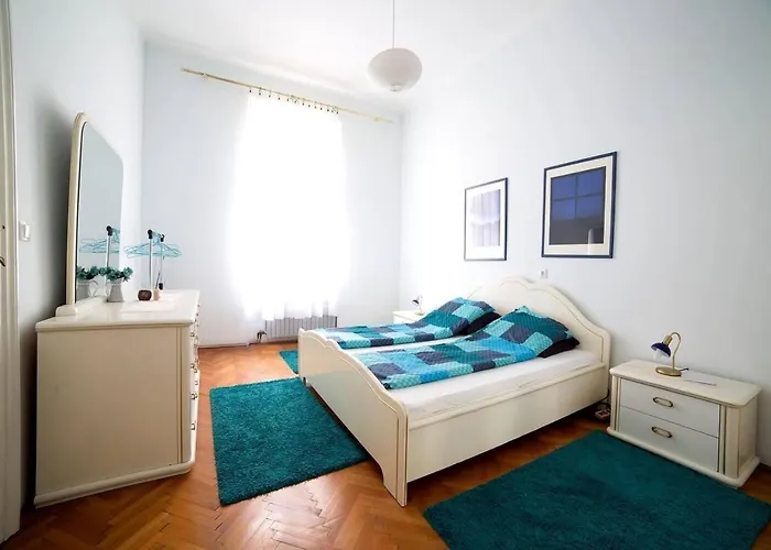 Spacious In The Centre Apartment
