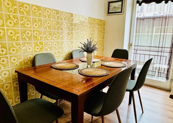 Spacious In The Centre Apartment